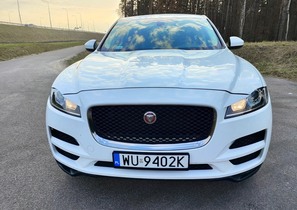 Jaguar F-Pace cena 89800 przebieg: 101000, rok produkcji 2017 z Ząbki małe 172